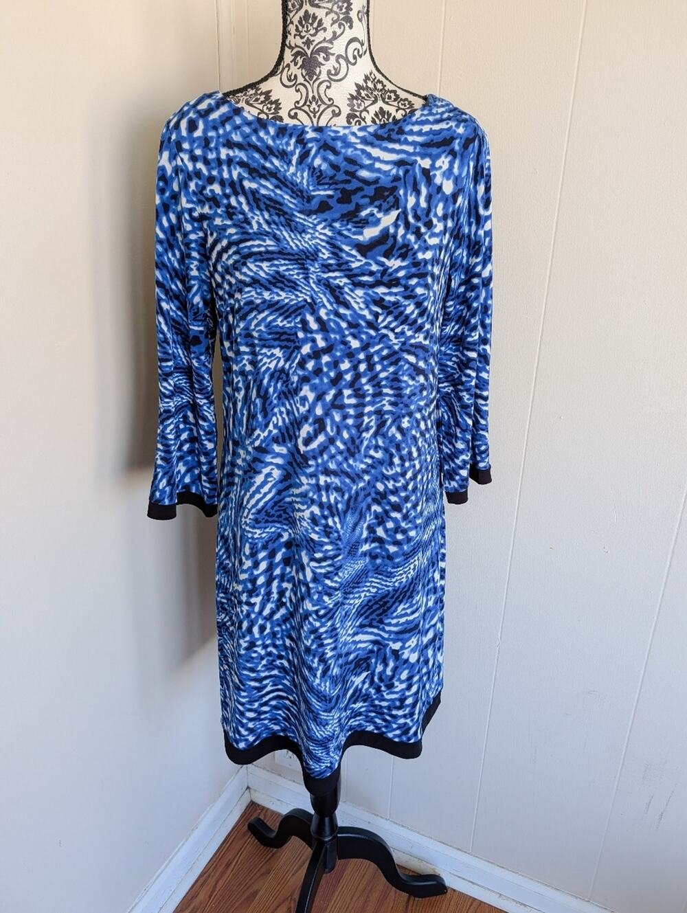 Calvin Klein Three Quarter Sleeve All Over Print Sheath Dress
